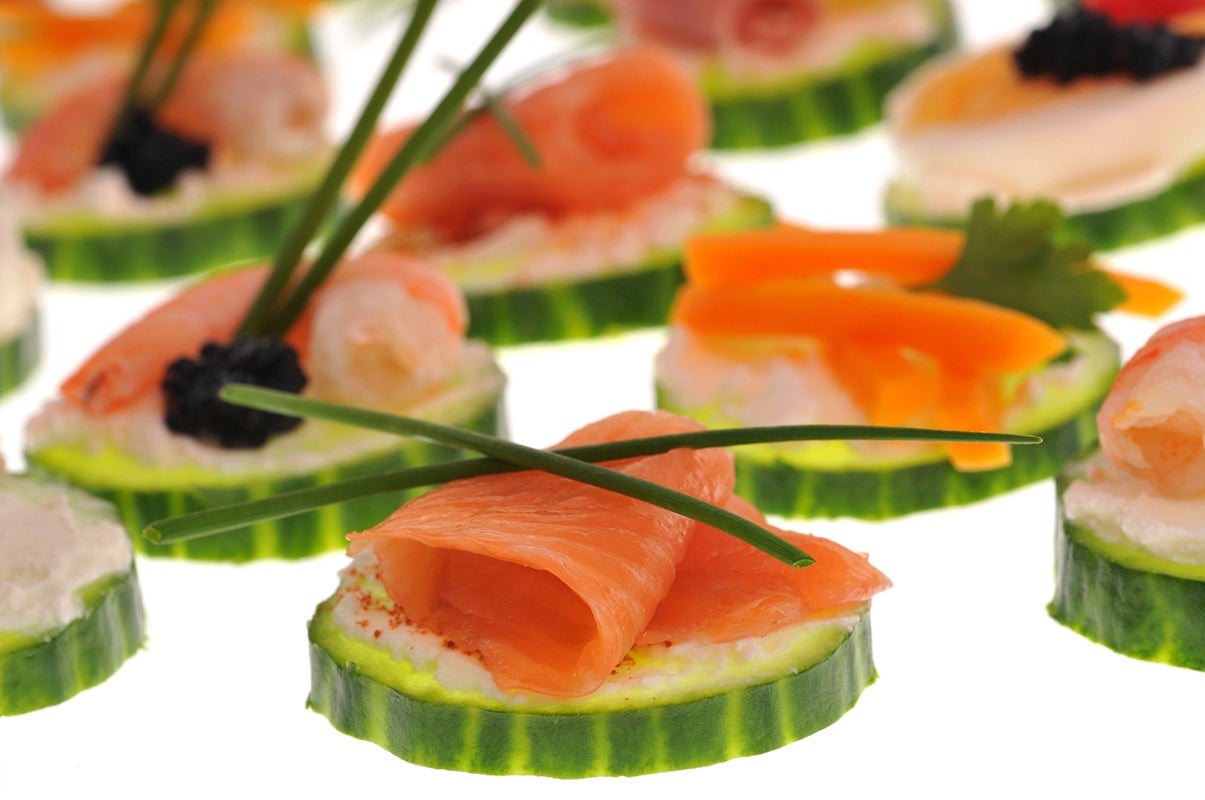 Cucumber rounds with salmon - Fine Dining Lovers