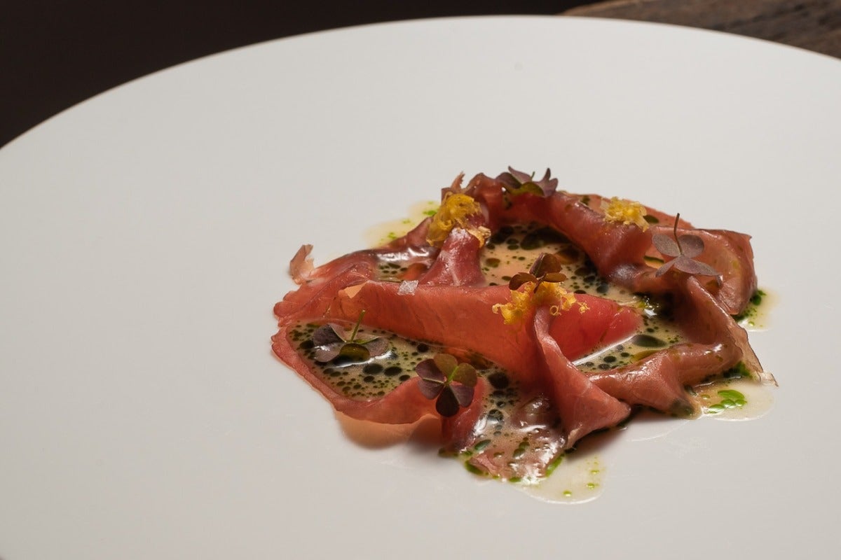 L'albese di filetto marinato | Foto courtesy Cantina Nicola