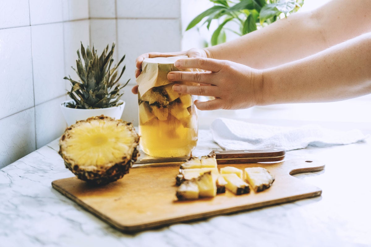 Pineapple kombucha