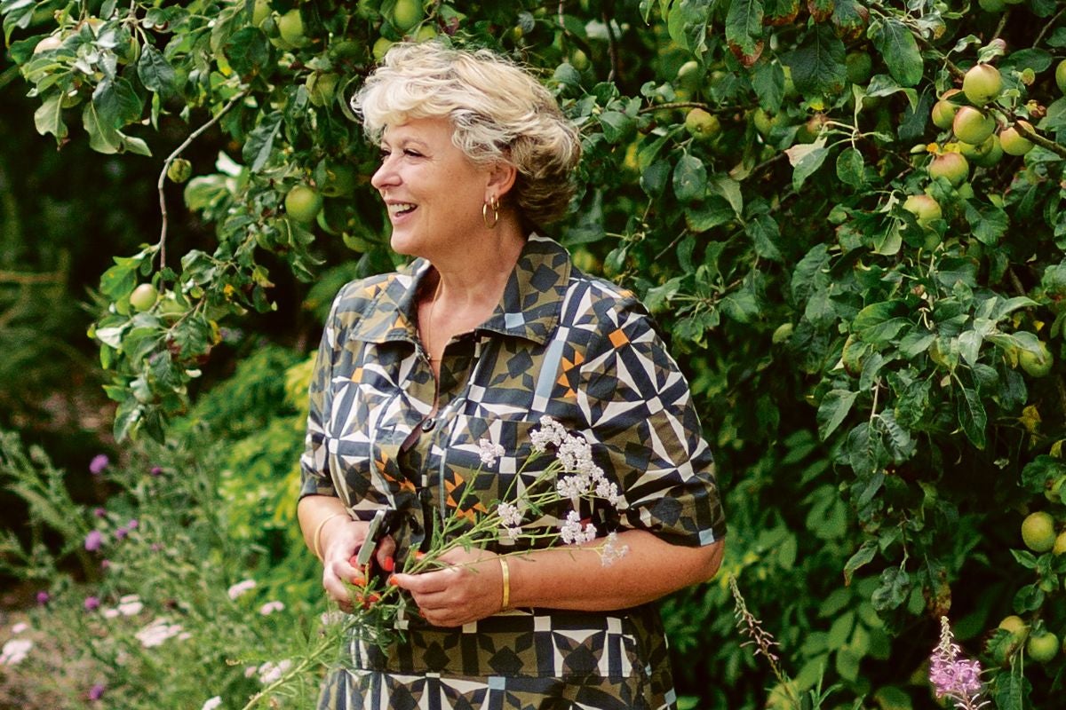 Honey sommelier Sarah Wyndham Lewis.