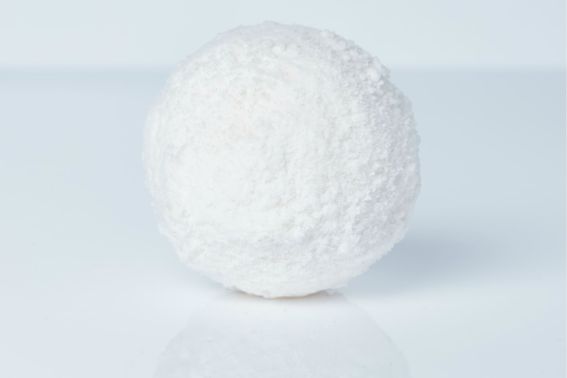 Snowball photo by Claes Bech Poulsen