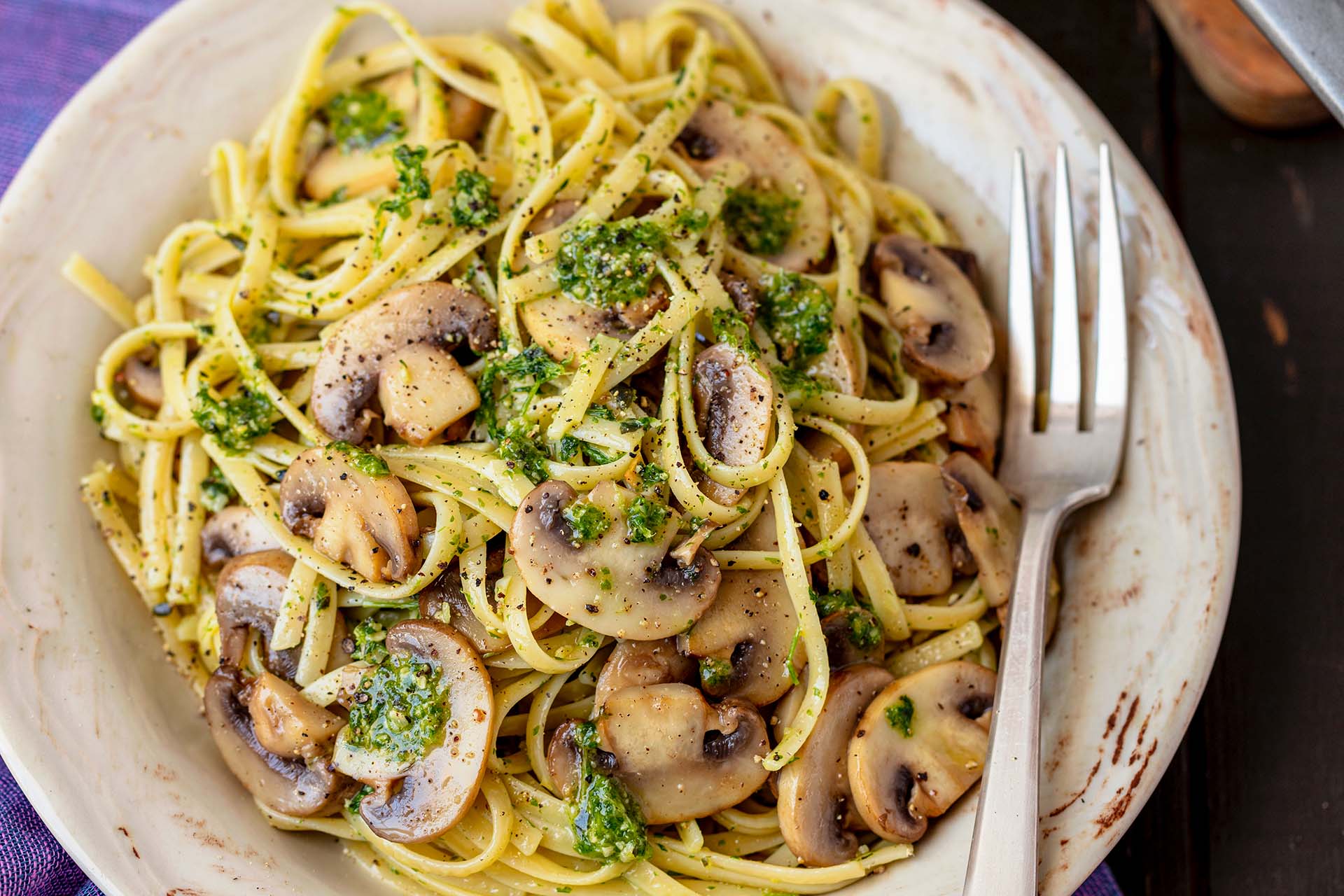 pasta with pesto and mushrooms