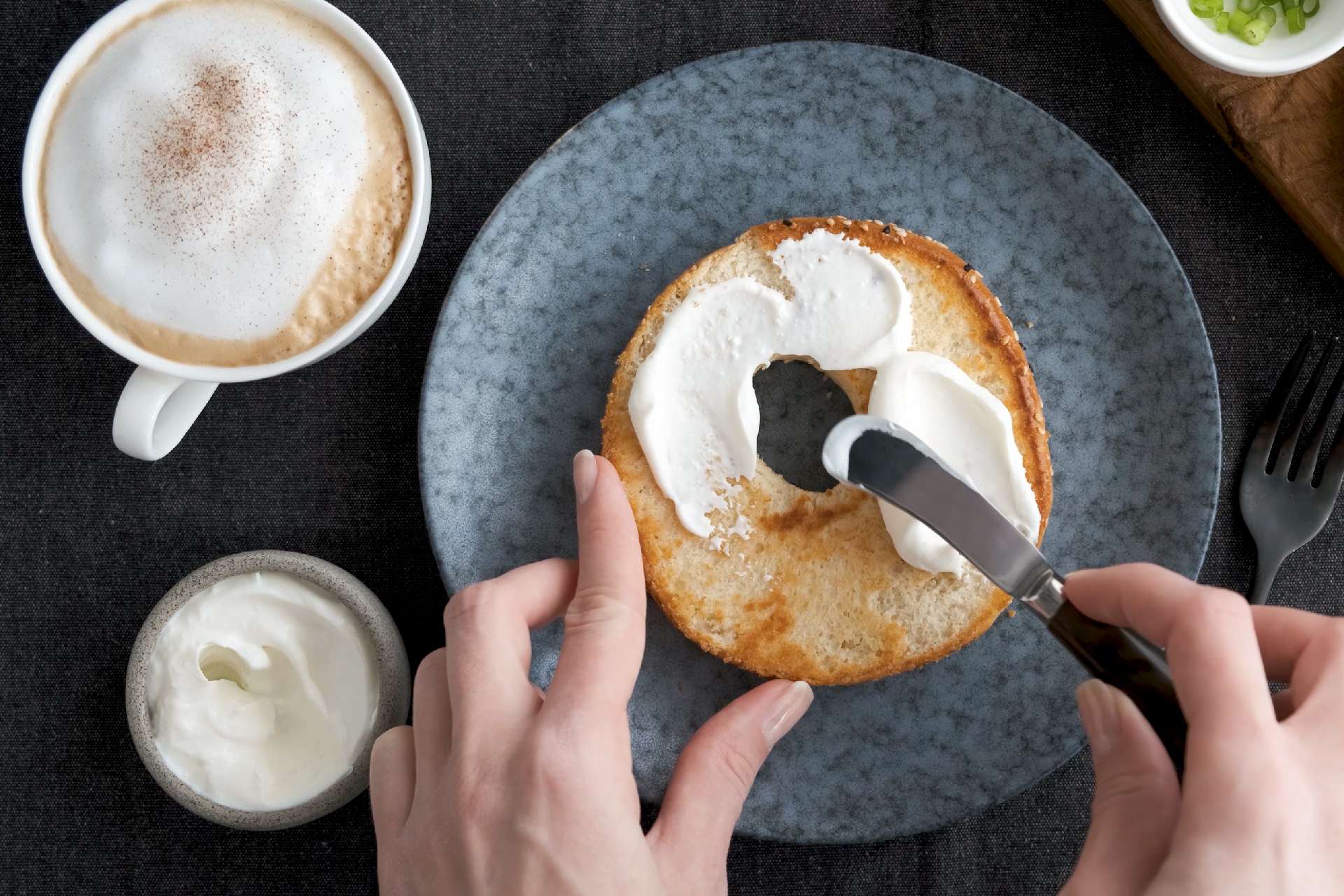 bagel with cream cheese ©iStock