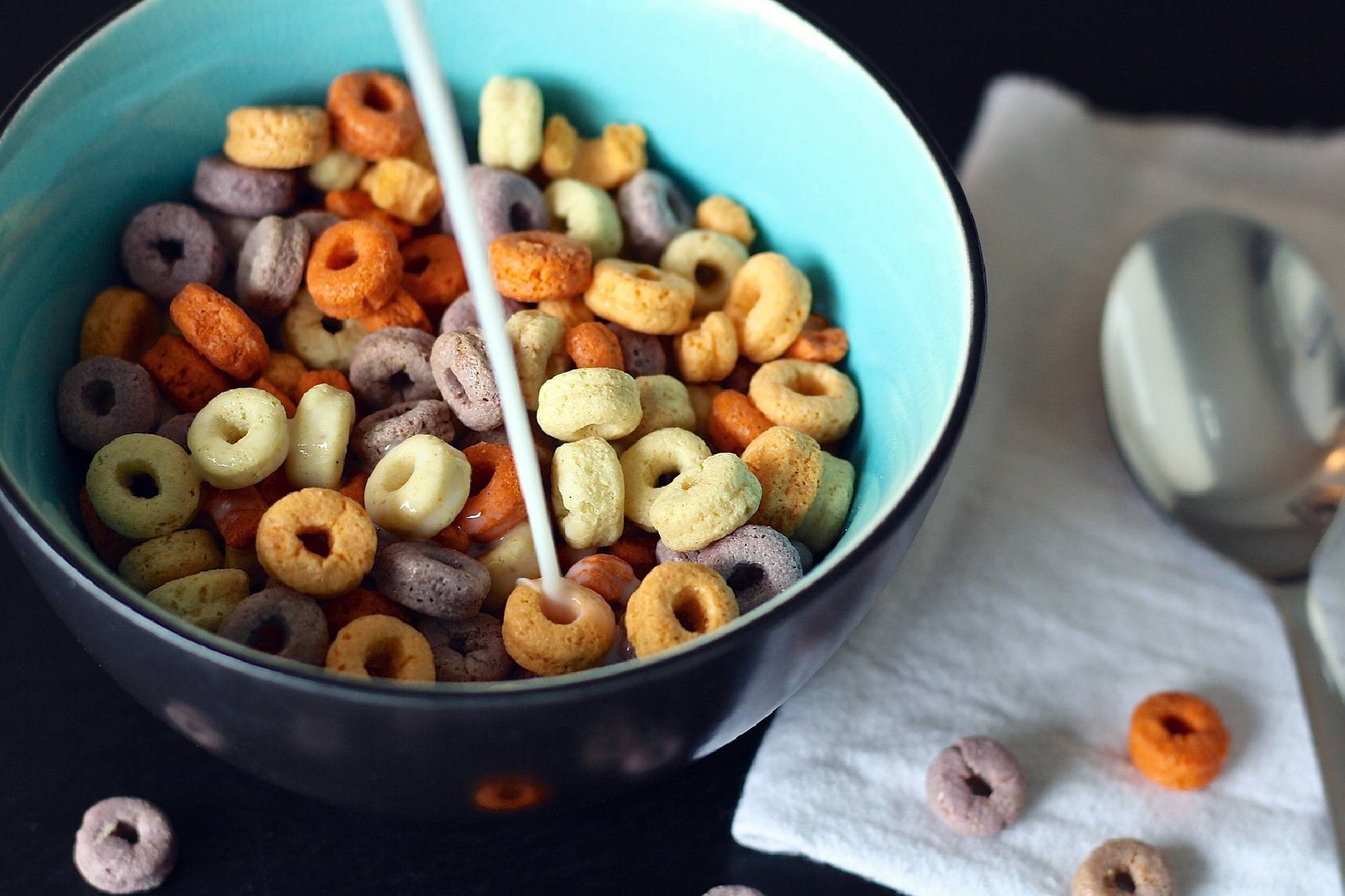 bowl of cereals with a spoon - pixabay