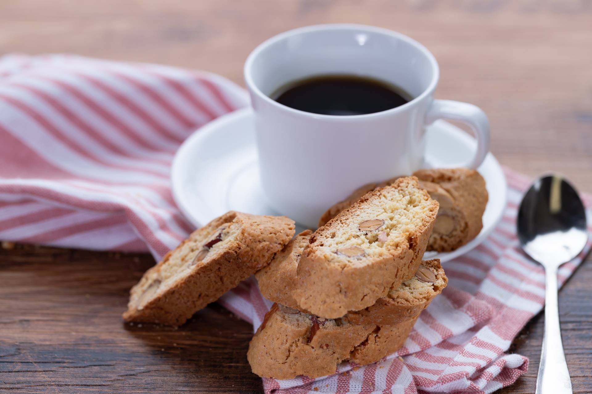cantucci with coffee ©iStock