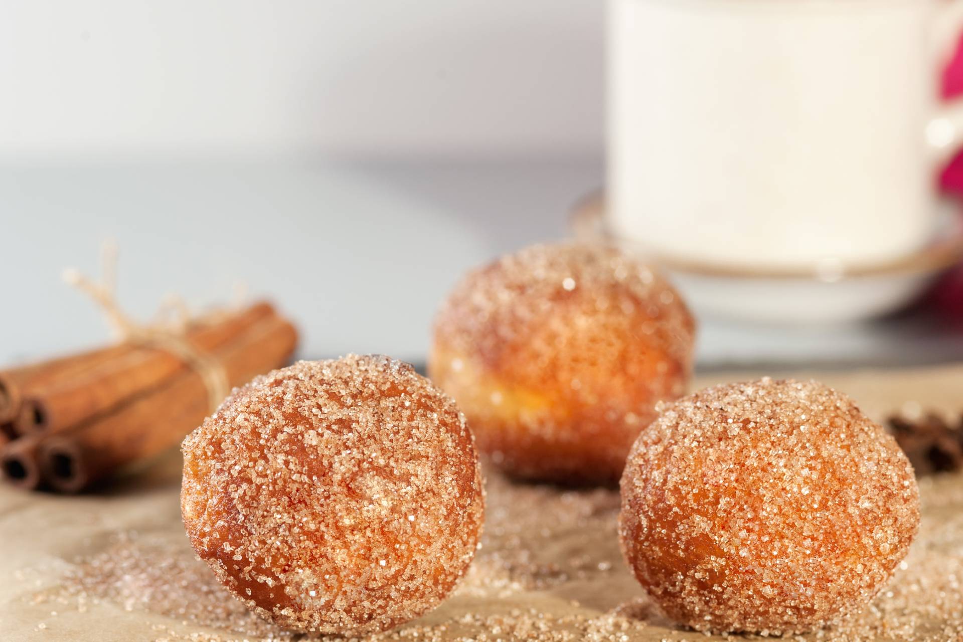 cinnamon baked doughnuts holes ©iStock