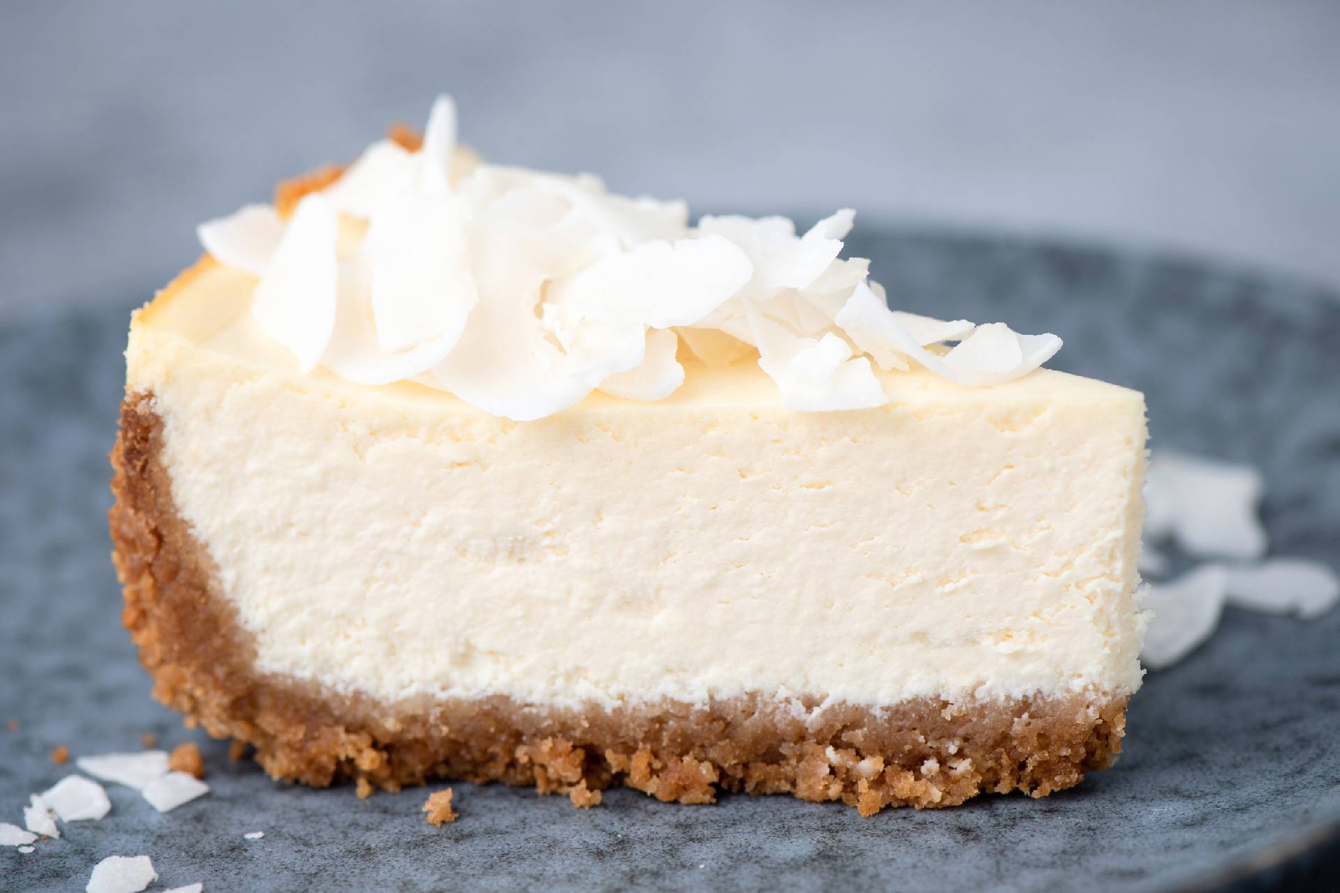 coconut cashew cheesecake ©iStock