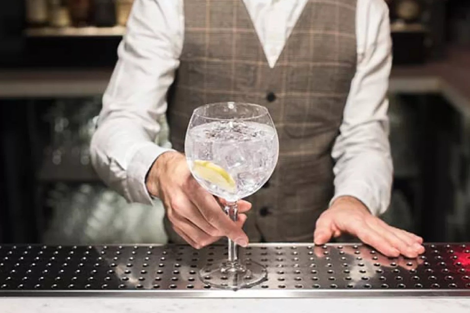 cointreau-cocktails-Finedininglovers-Cointreau-and-tonic