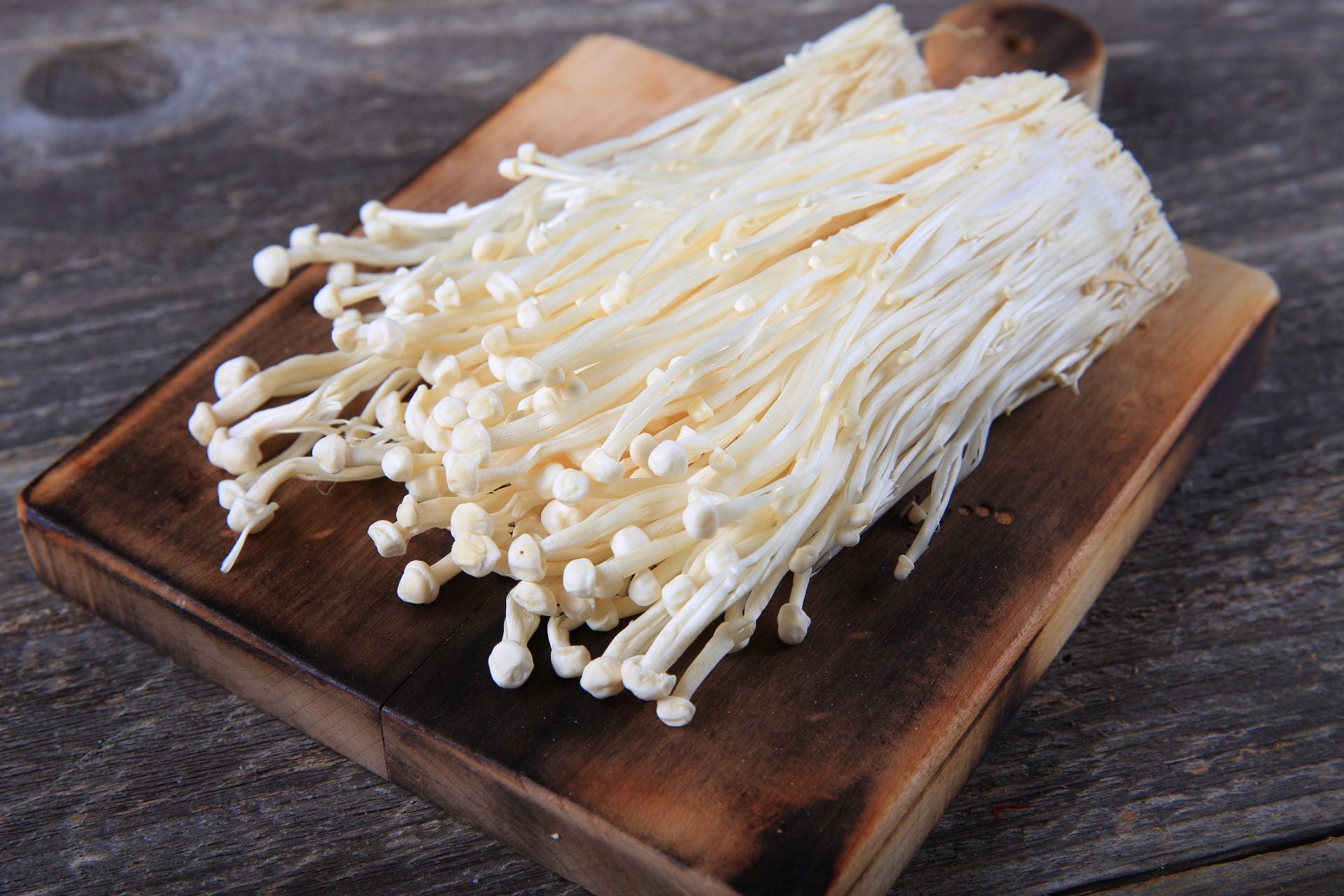enoki-mushrooms-nutritional-values