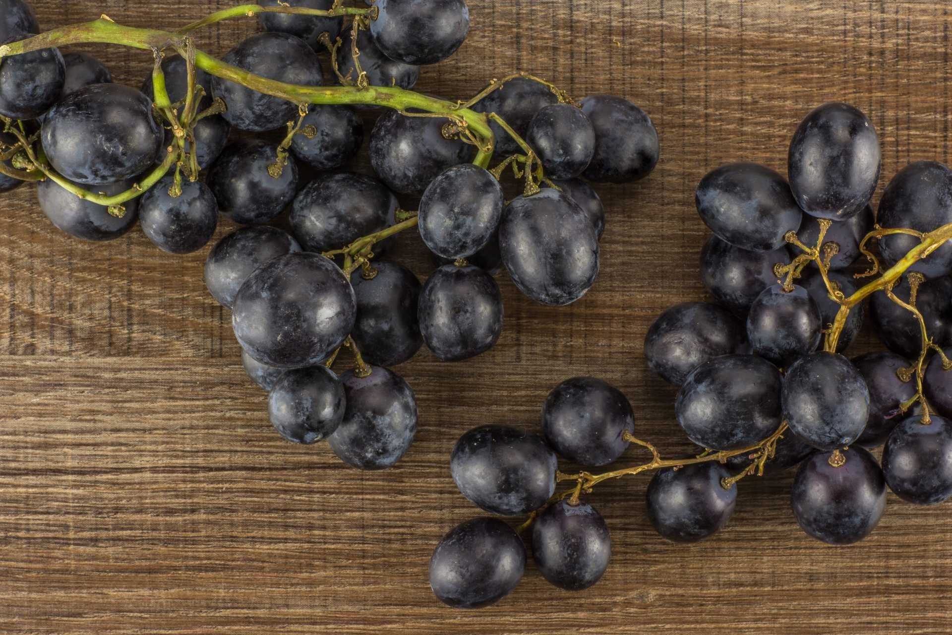 grapes-varieties-autumn-royal