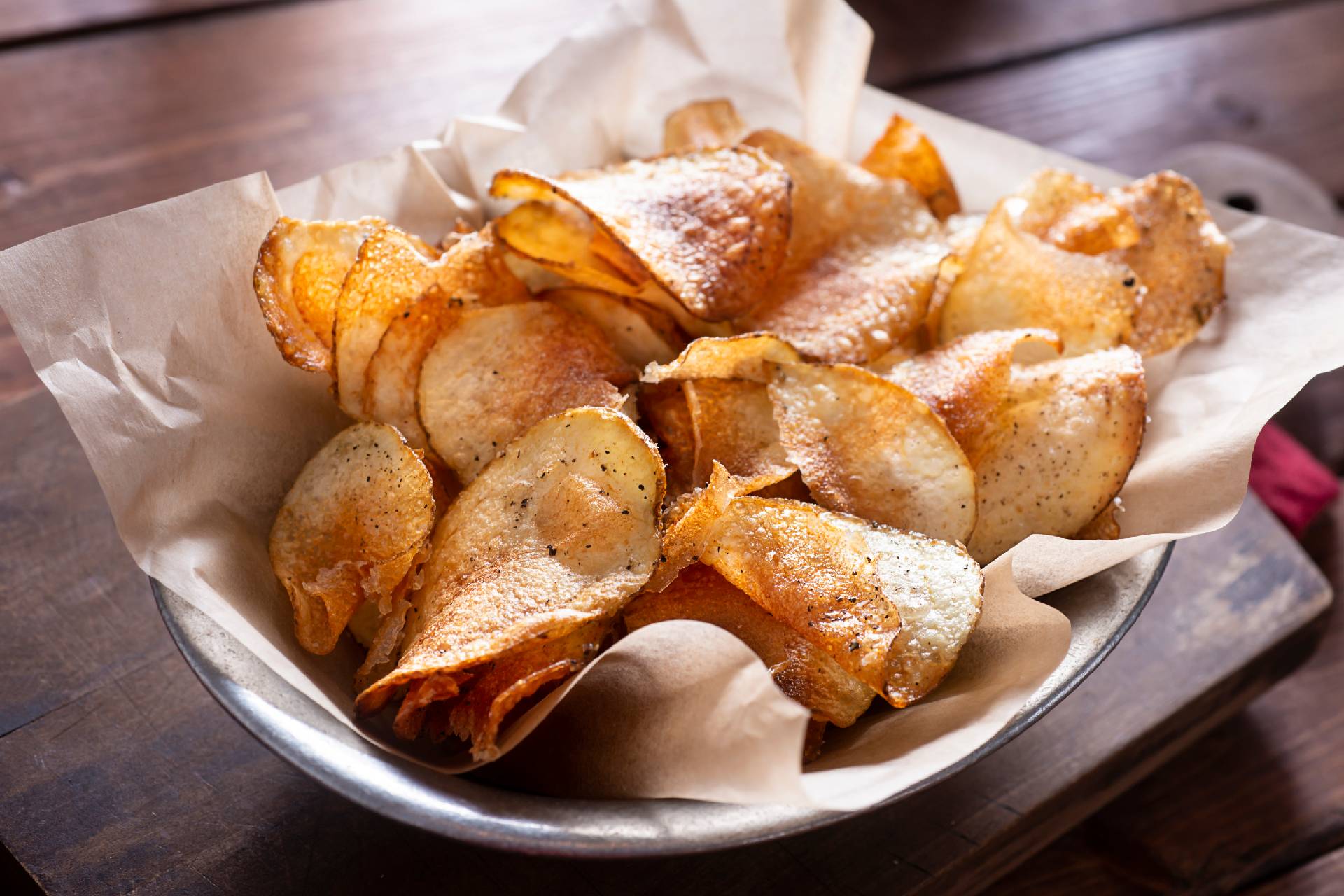 homemade potato chips ©iStock