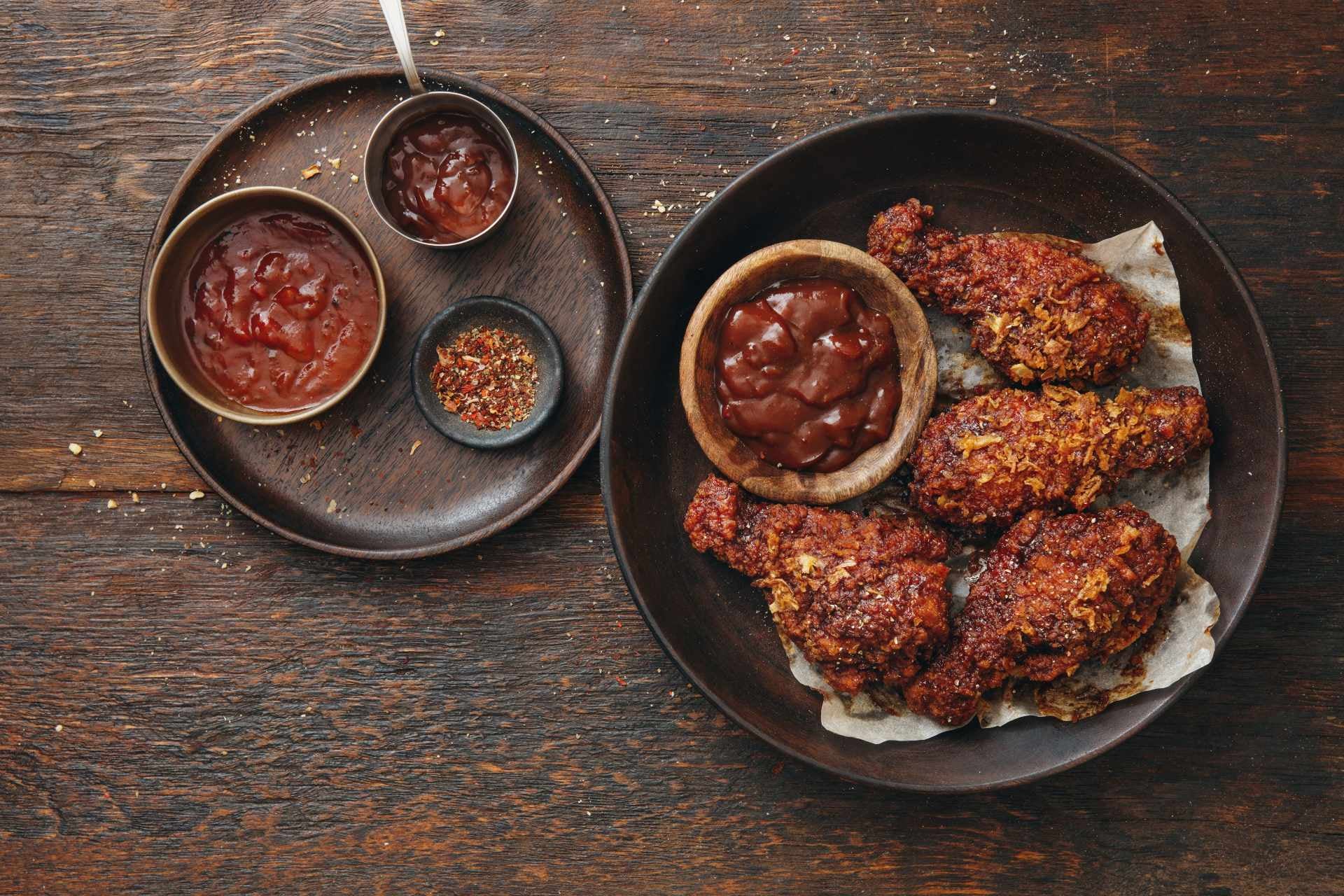 nashville-hot-sauce-with-honey-nashville-hot-chicken