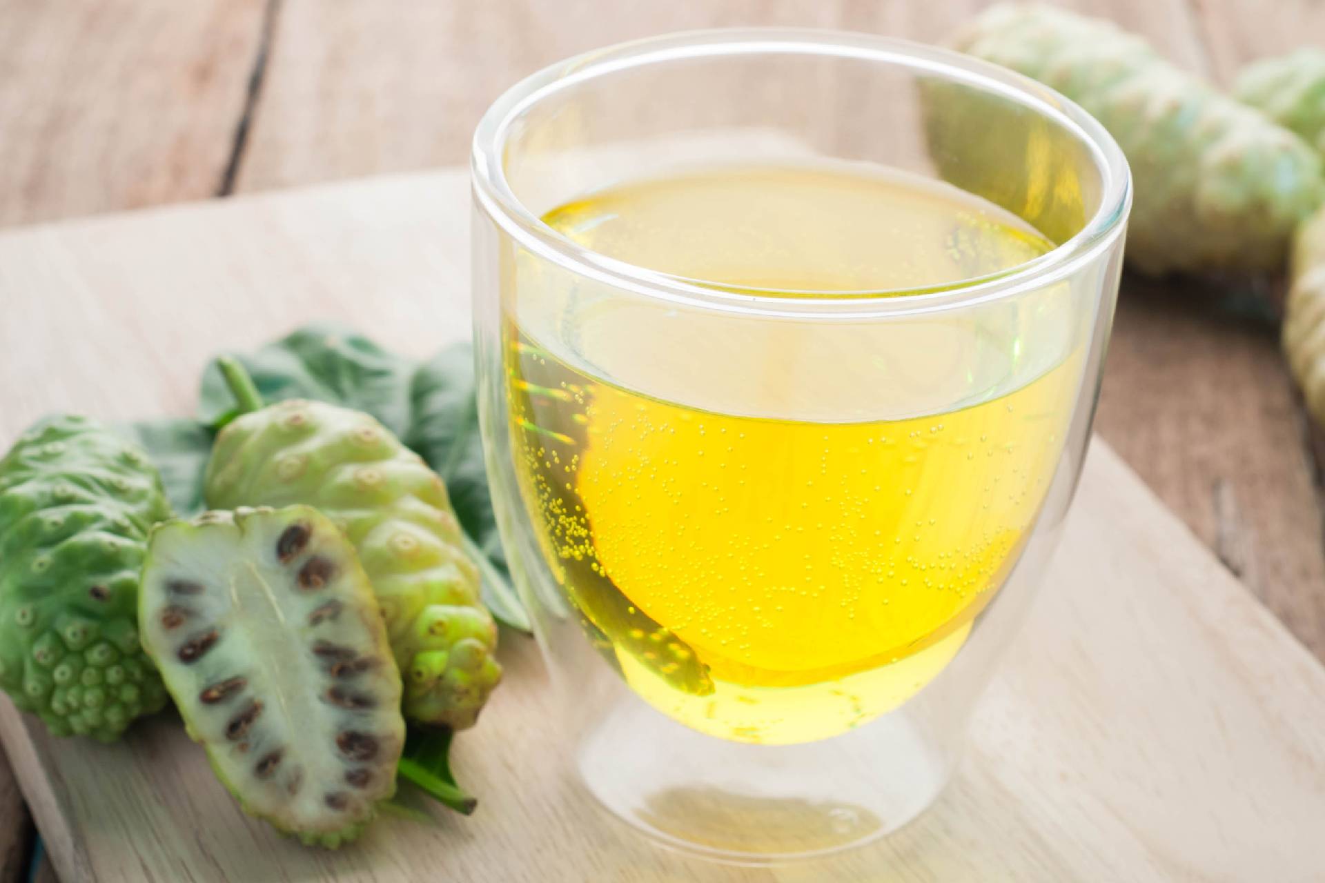 noni fruit juice ©iStock