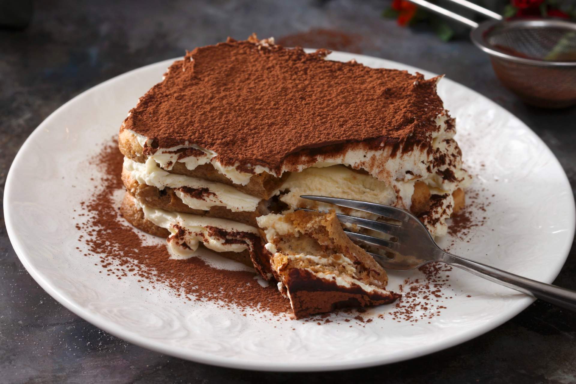 piece of tiramisu on plate ©StockFood Bialy Boguslaw