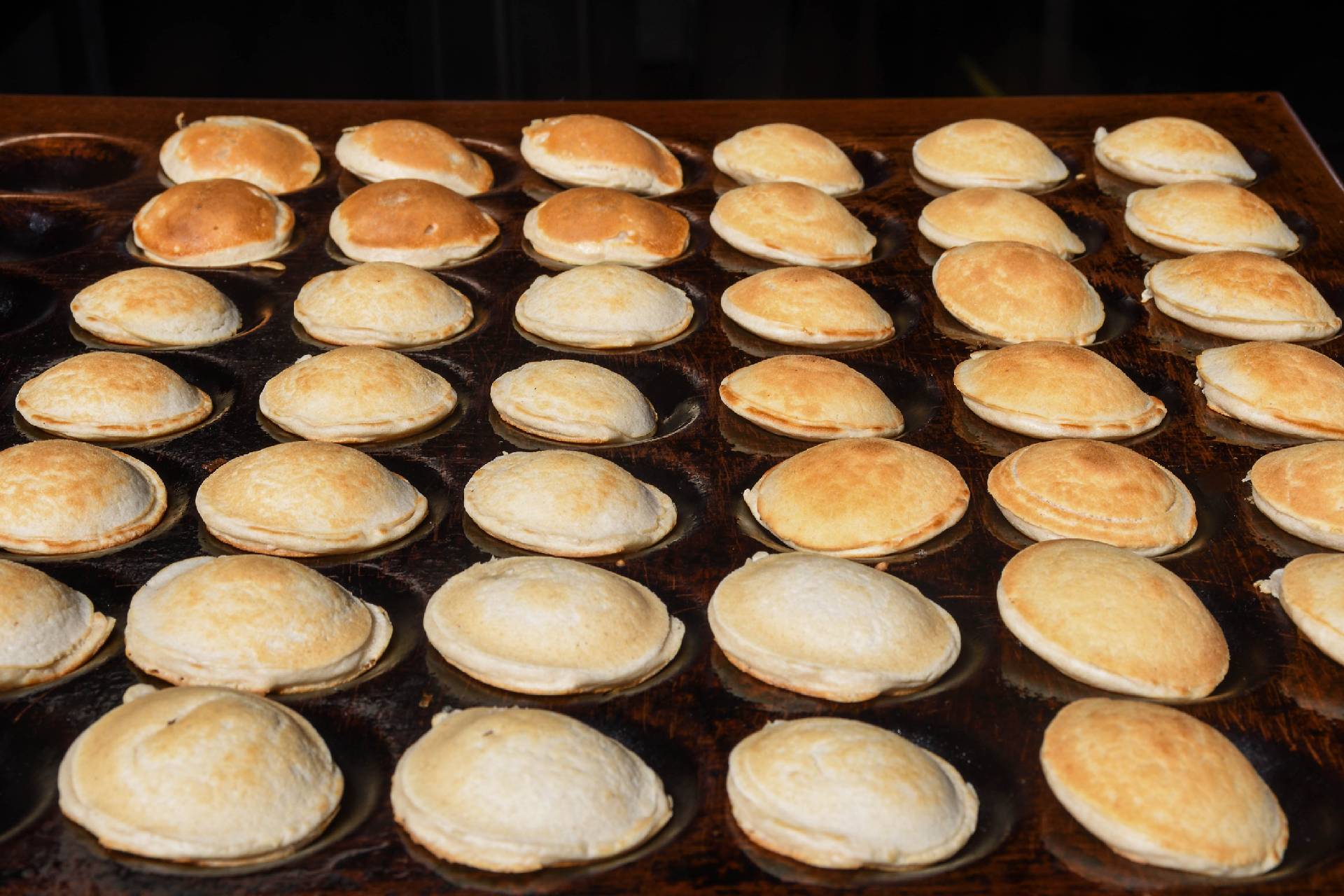 poffertjes making ©iStock