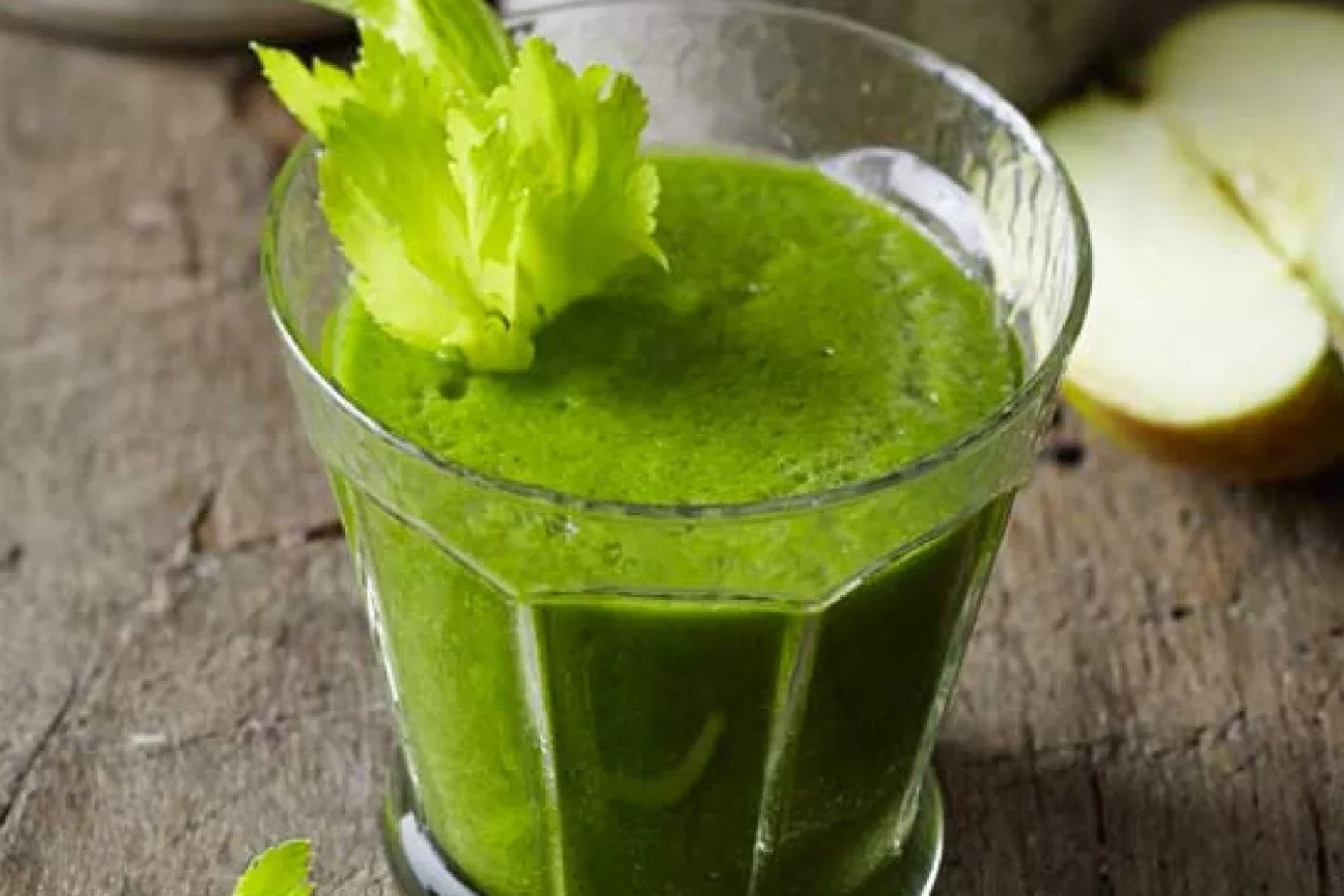 raw vegan breakfast smoothie