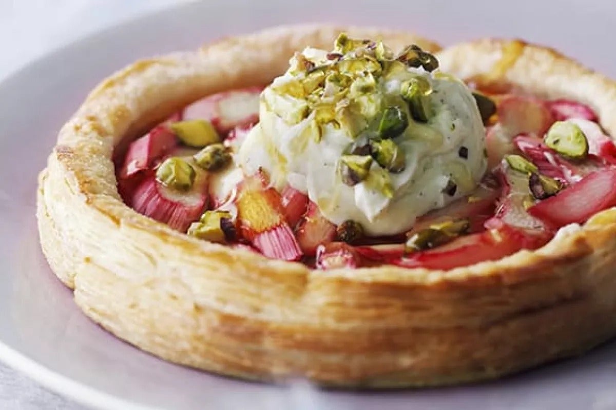 rhubarb tart - Fine Dining Lovers