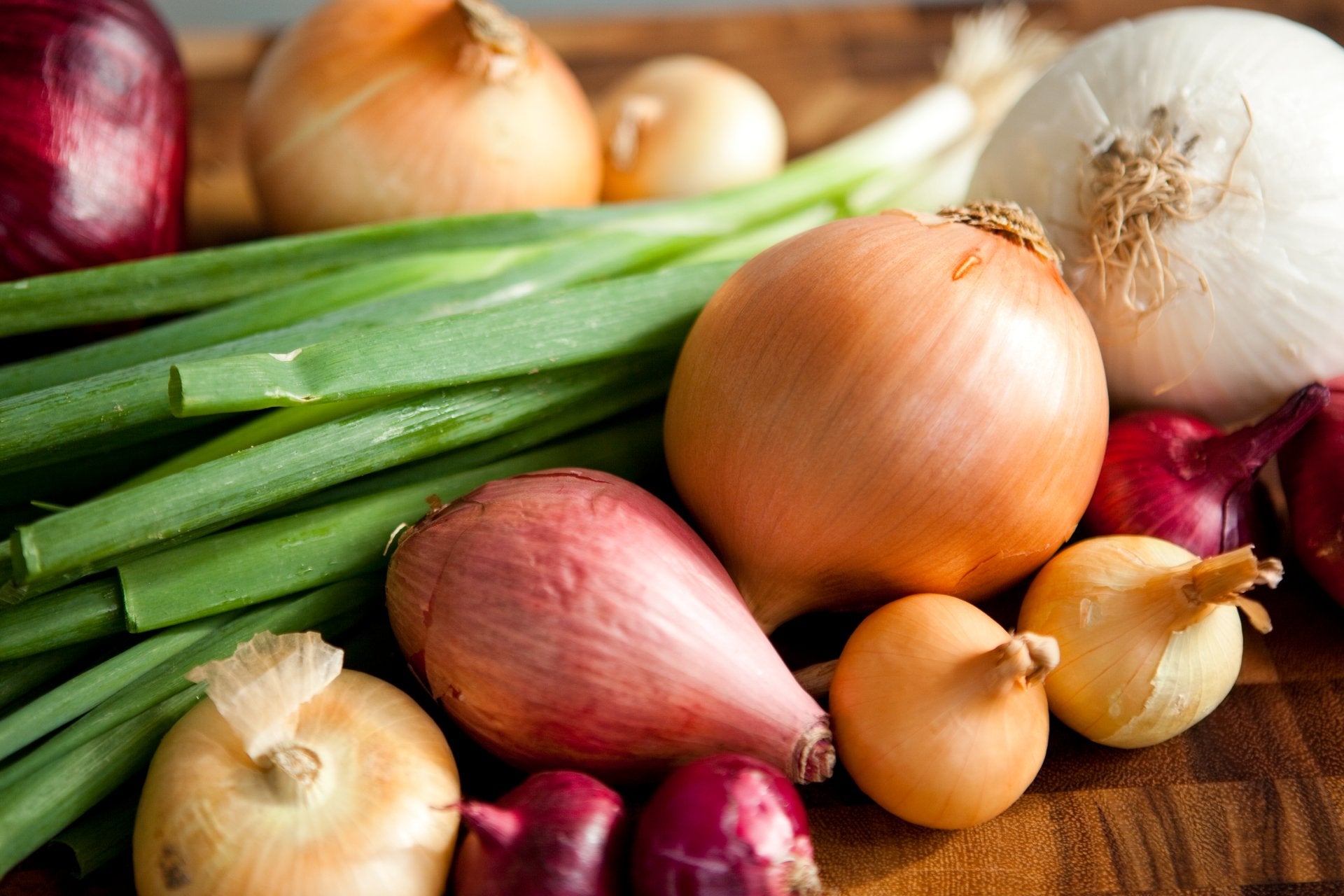 shallots-and-onions-shallots-vs-onions-in-general