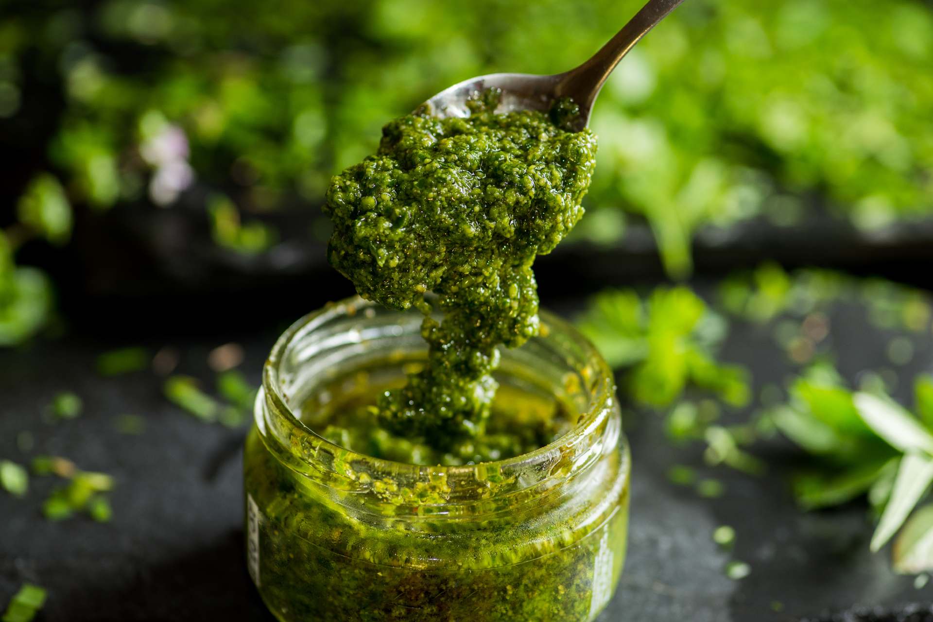 traditional pesto ©iStock
