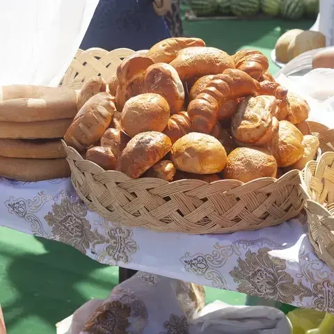 Apulian bread simili sisters