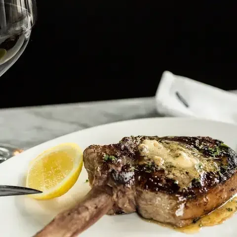 Luke's Oyster Bar &amp; Chop House