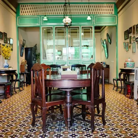 The Charm Dining Gallery