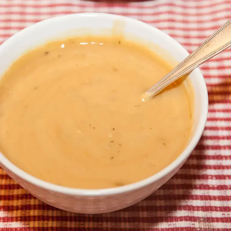 Sauce or gravy with chicken broth - Fine Dining Lovers