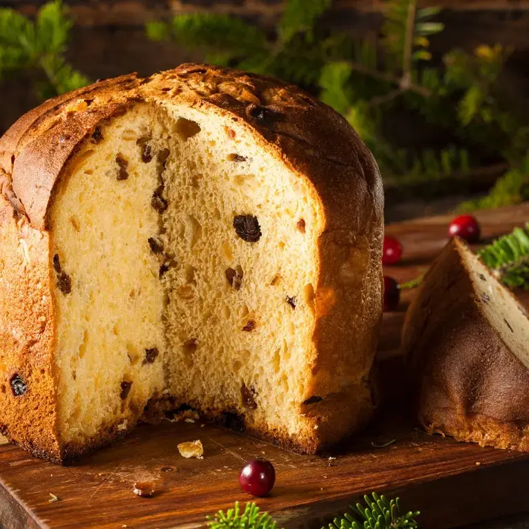 eat-panettone-like-italian