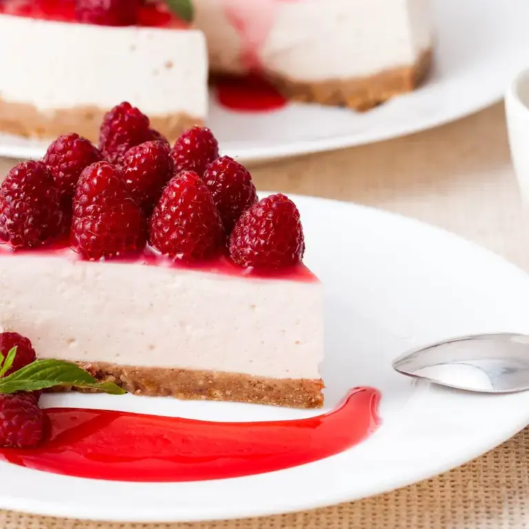 raspberries cheesecake ©iStock