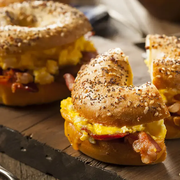 bagel breakfast sandwich - Fine Dining Lovers
