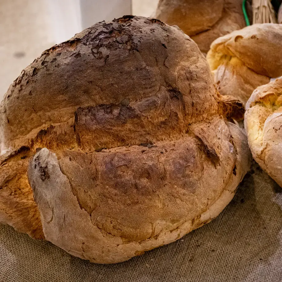 Traditional bread simili sisters