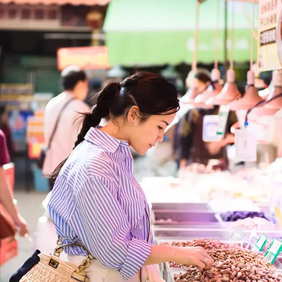Vicky Lau in a wet market in Yunnan.
