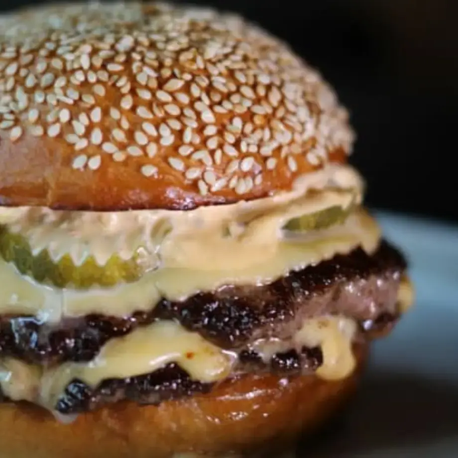 5 Michelin-Starred Chefs Cook Burgers