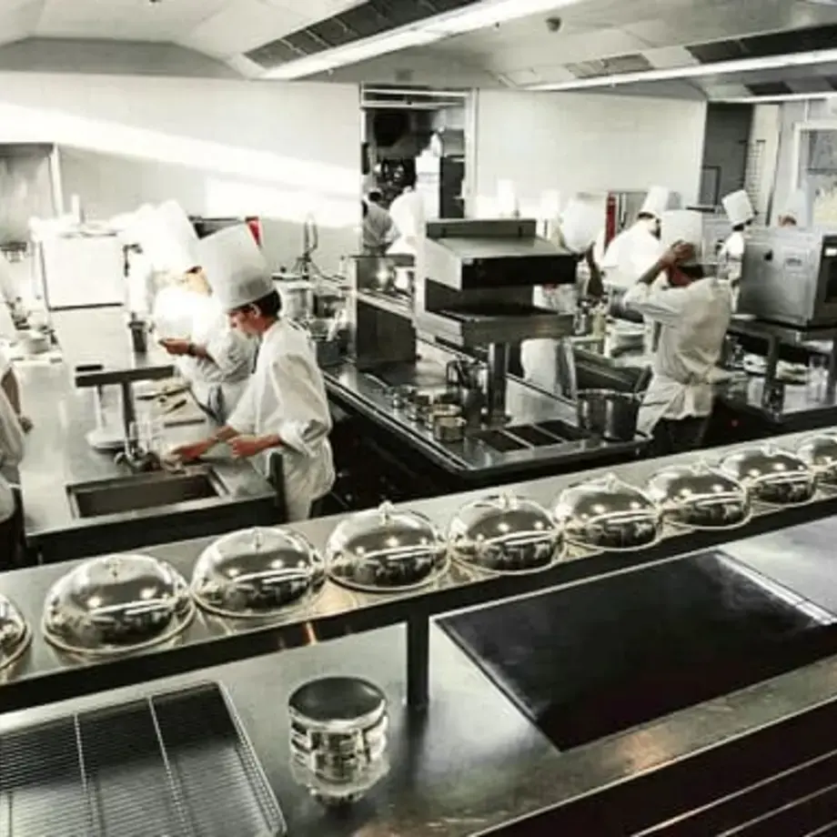 Original_7469_restaurant-kitchen