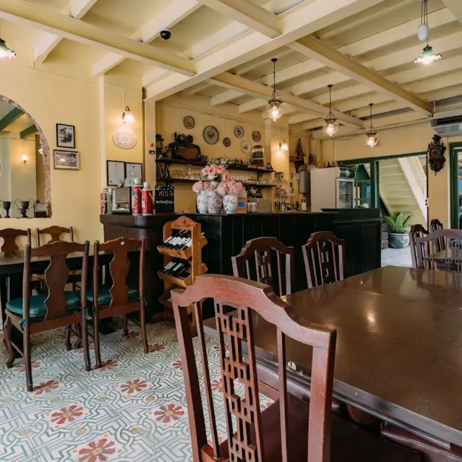 One Chun Cafe &amp; Restaurant