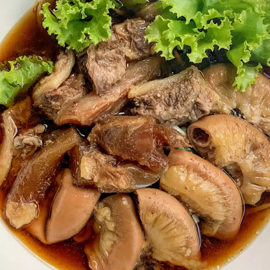 Rote Yiam Beef Noodle