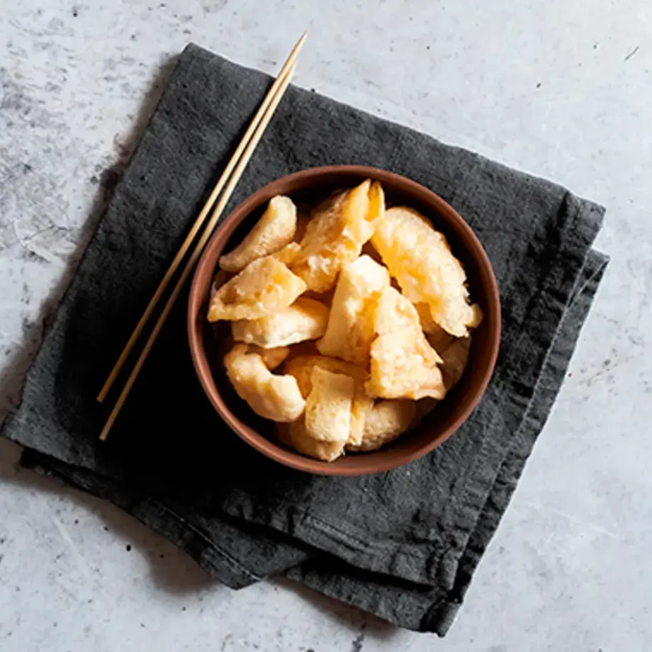 A plate of cheese crackers.