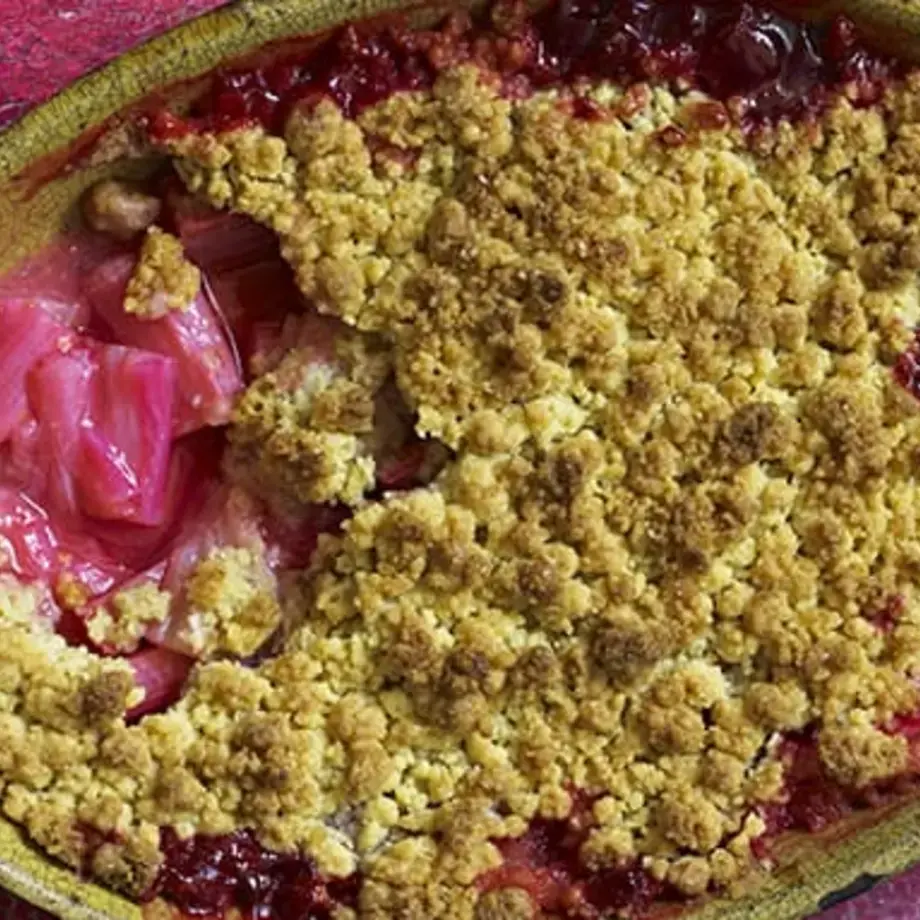 Vegan Rhubarb crumble