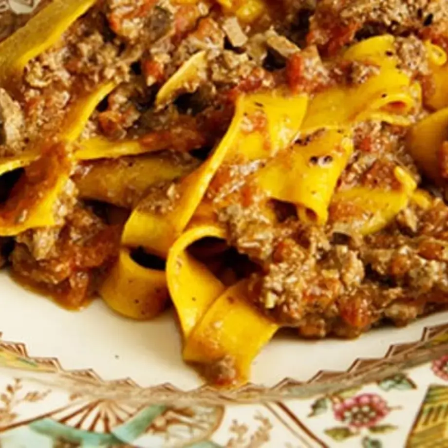 Tagliatelle With Tomato And Chicken Livers