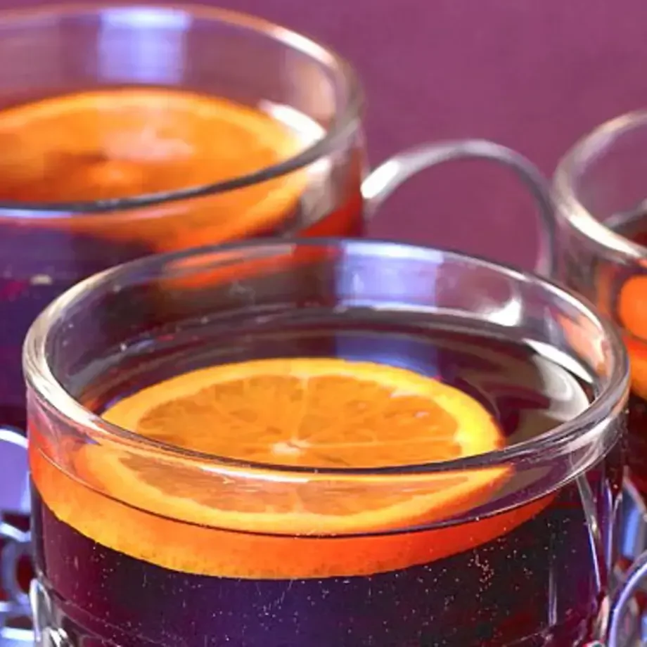 Mulled Wine with Orange Slices