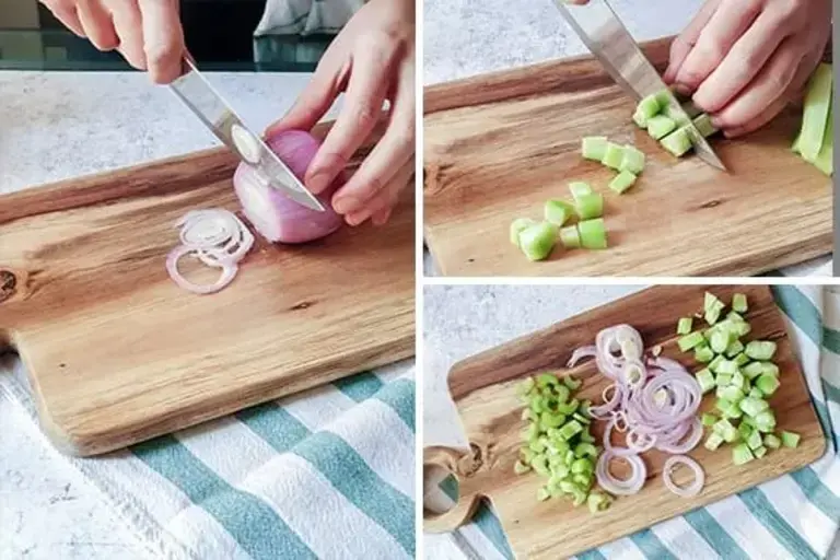 Cutting onion for ceviche