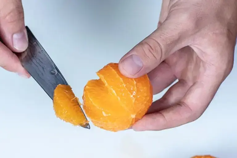 Cutting clementines Courtesy of Chef Łukasz Moneta