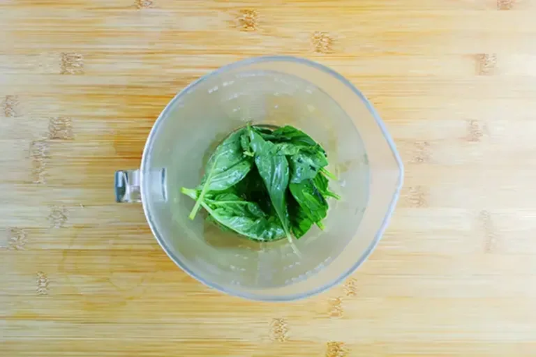 Blending basil Albert Manso Miras