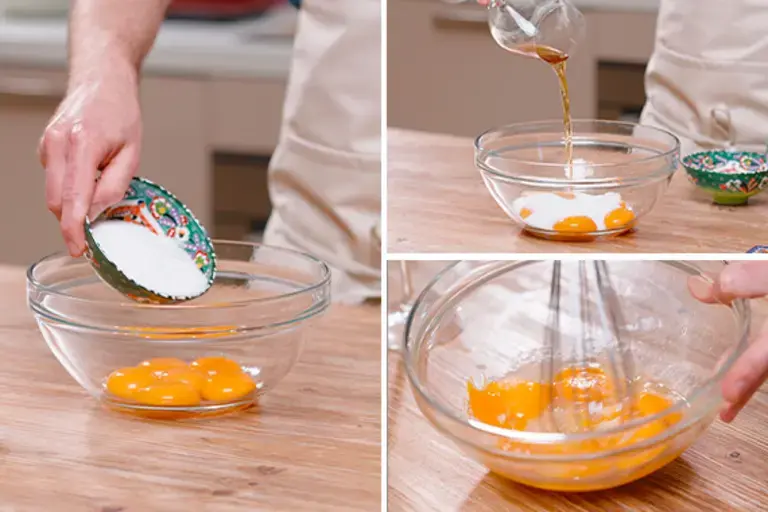 Beating the yolks with sugar and passito wine.