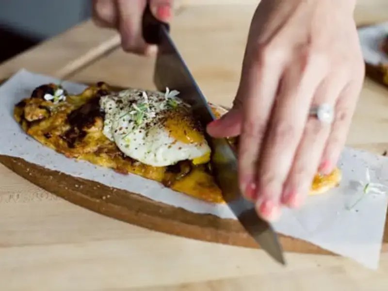 How to Poach an Egg in Oil - Honest it's Not Fried
