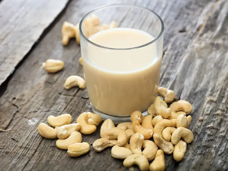cashew milk ©iStock