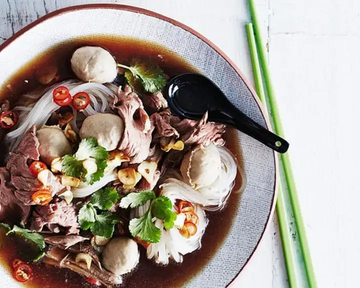 Kuay Tiew Rua (Thai Boat Noodles)